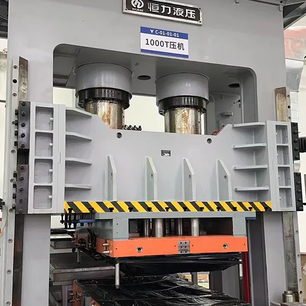 Prensa hidráulica para materiales compuestos